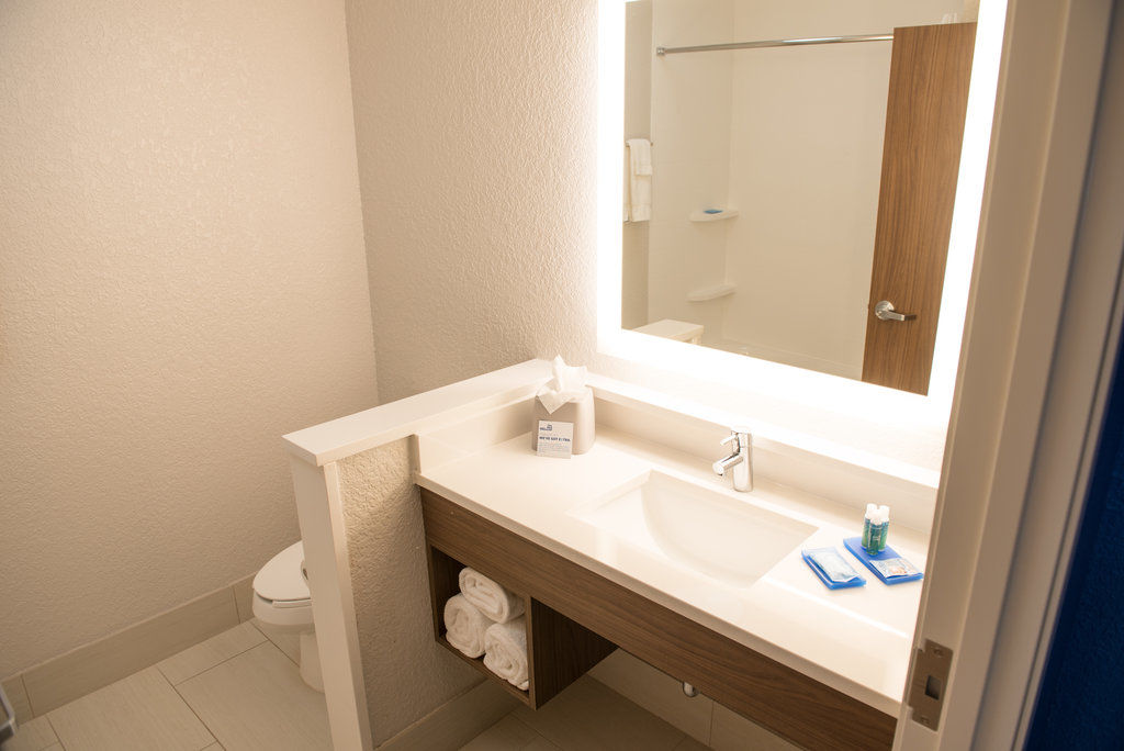 Holiday Inn Express & Suites - Merrillville By Ihg Екстер'єр фото