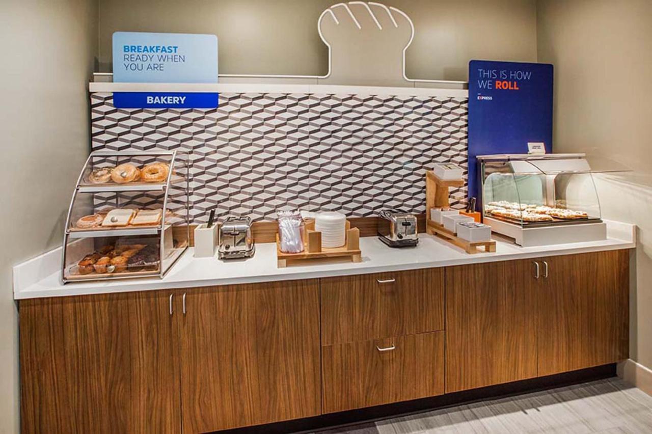 Holiday Inn Express & Suites - Merrillville By Ihg Екстер'єр фото